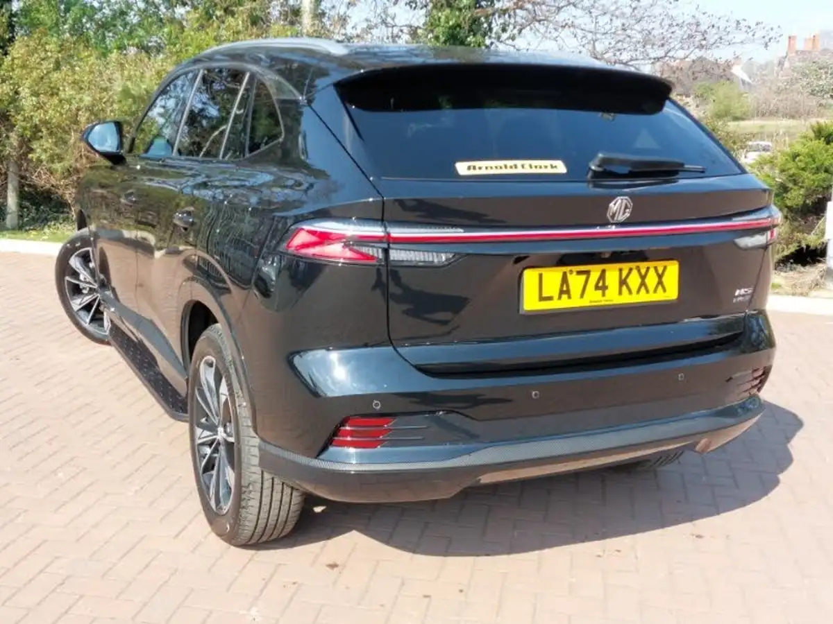 2024-mg-hs-15t-gdi-trophy-273ps-plug-in-hybrid-1496cc-auto-big-1