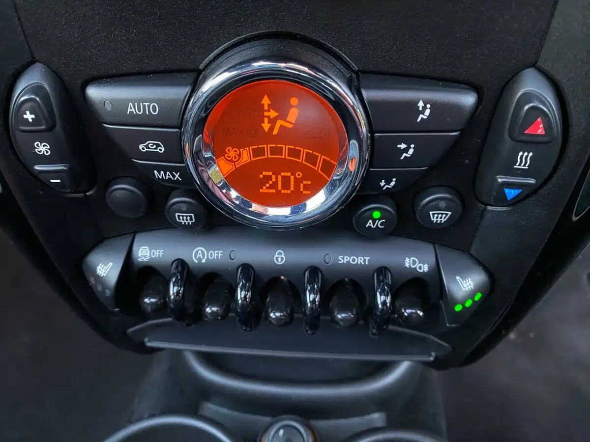 2013-mini-countryman-16-john-cooper-works-chili-big-33