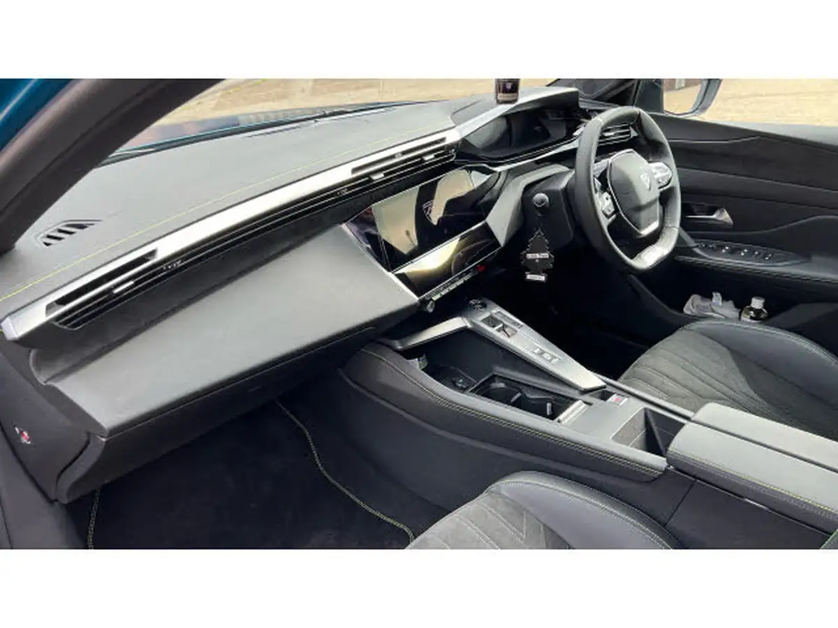 2024-peugeot-308-e-gt-big-8