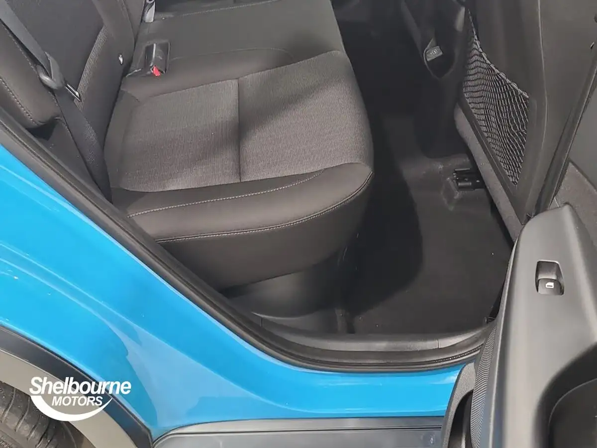 2022-hyundai-kona-16-gdi-premium-big-39