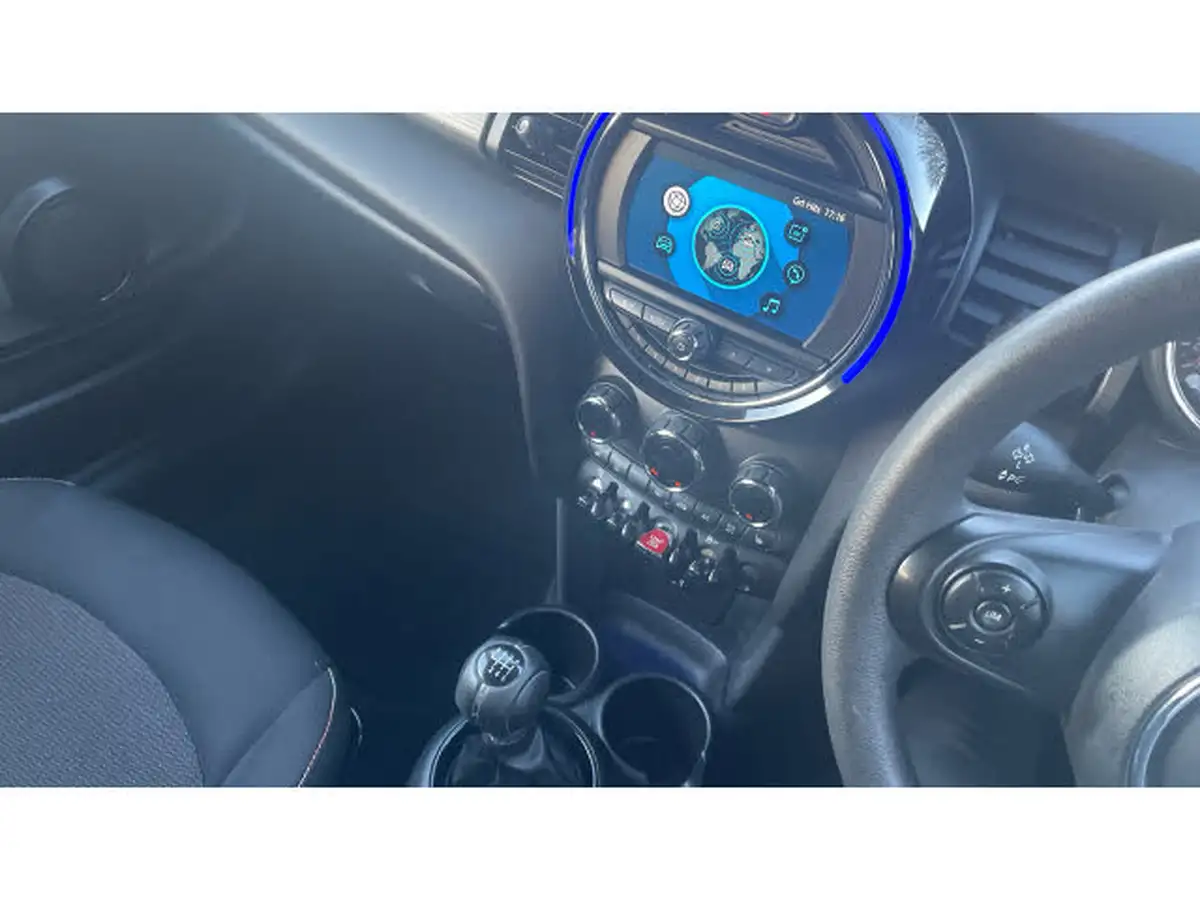 2019-mini-cooper-15-cooper-classic-hatchback-3d-big-13