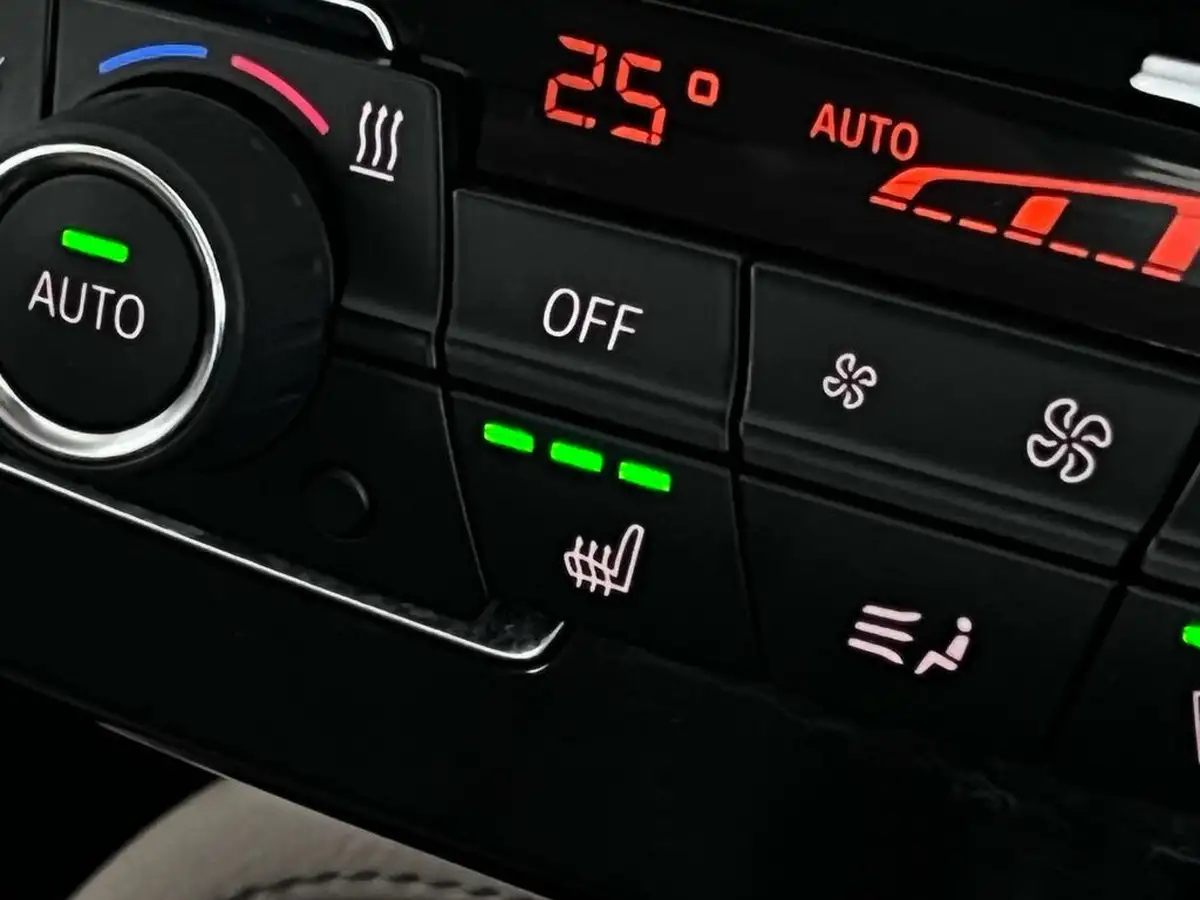 2018-bmw-x1-20-sdrive-20i-xline-ss-big-28