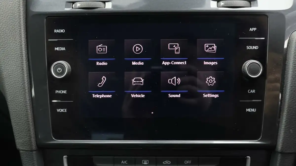 2019-volkswagen-golf-15-tsi-se-130ps-ss-hatchback-5d-big-10