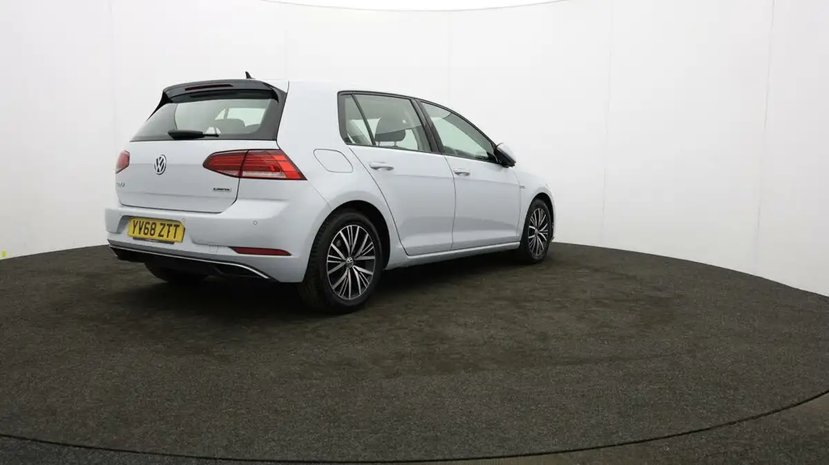2019-volkswagen-golf-15-tsi-se-130ps-ss-hatchback-5d-big-76