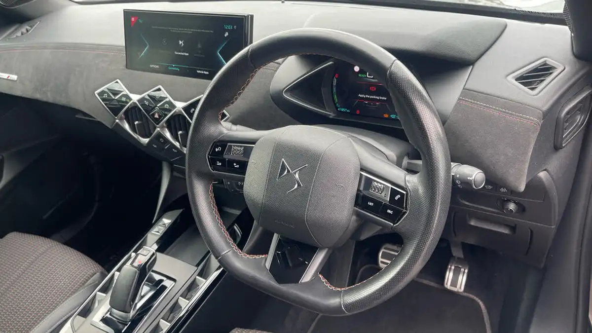 2021-ds-ds-3-crossback-e-tense-performance-line-big-8