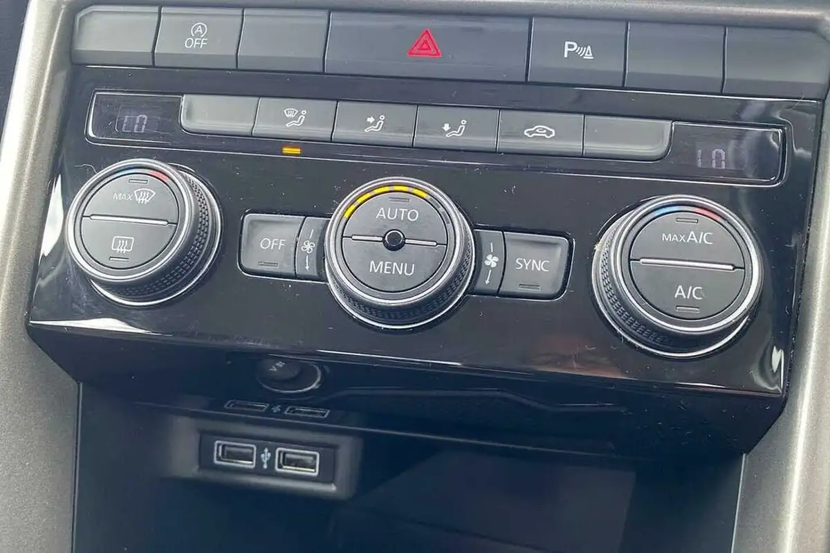 2020-volkswagen-t-roc-10-tsi-se-115ps-big-25