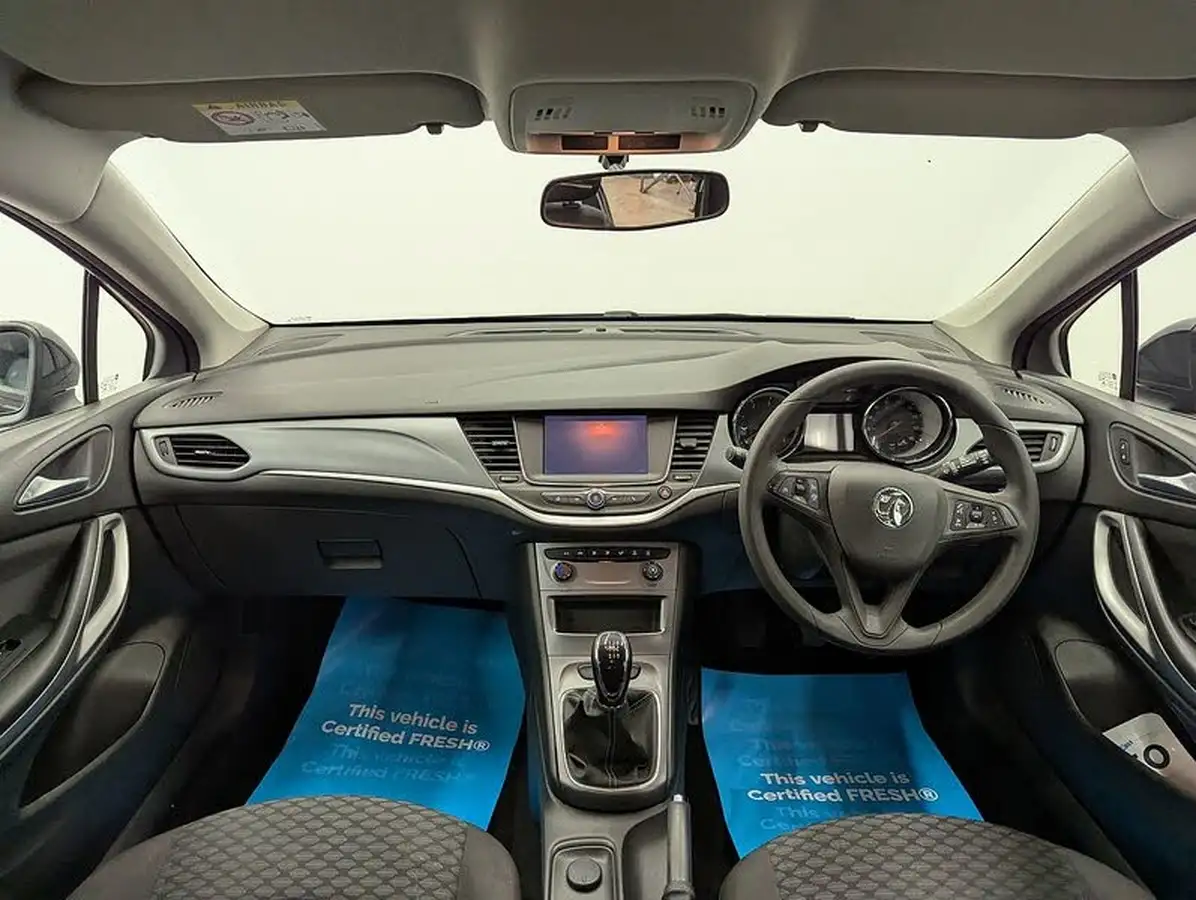 2020-vauxhall-astra-15-turbo-d-se-105ps-hatchback-big-34