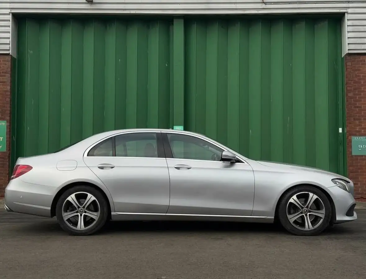 2017-mercedes-benz-e-class-20d-e220d-se-ss-saloon-4d-big-6