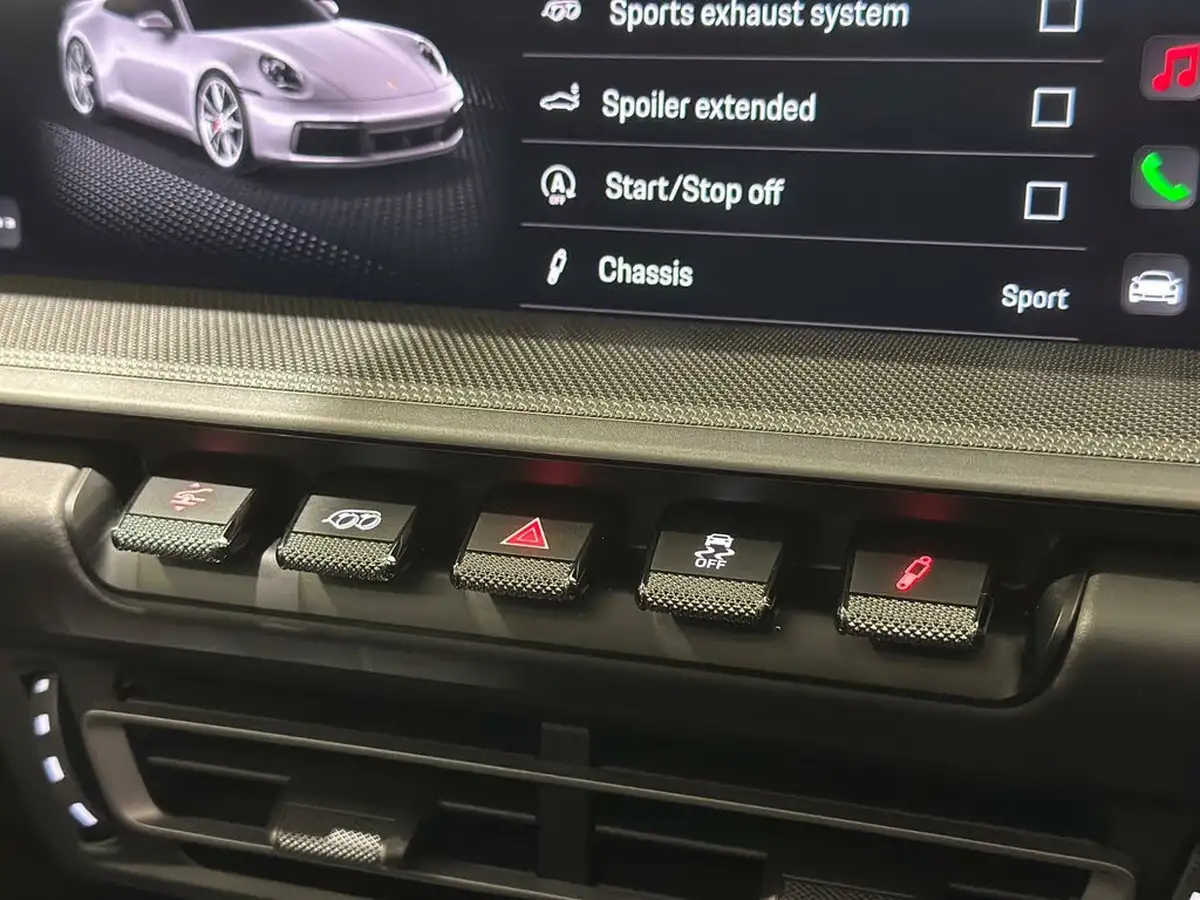 2022-porsche-911-30-carrera-4-coupe-big-43