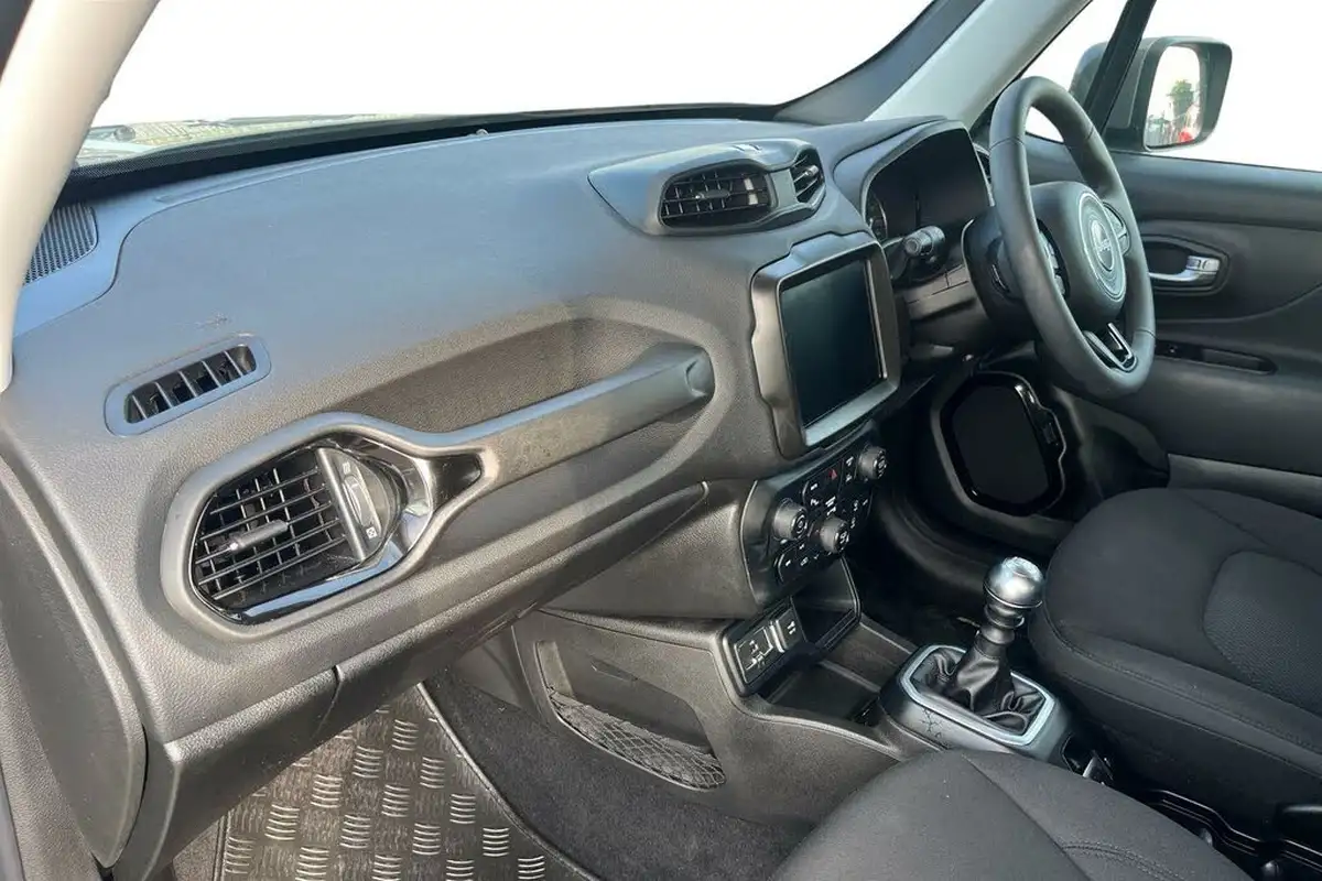 2021-jeep-renegade-10-gse-night-eagle-big-5