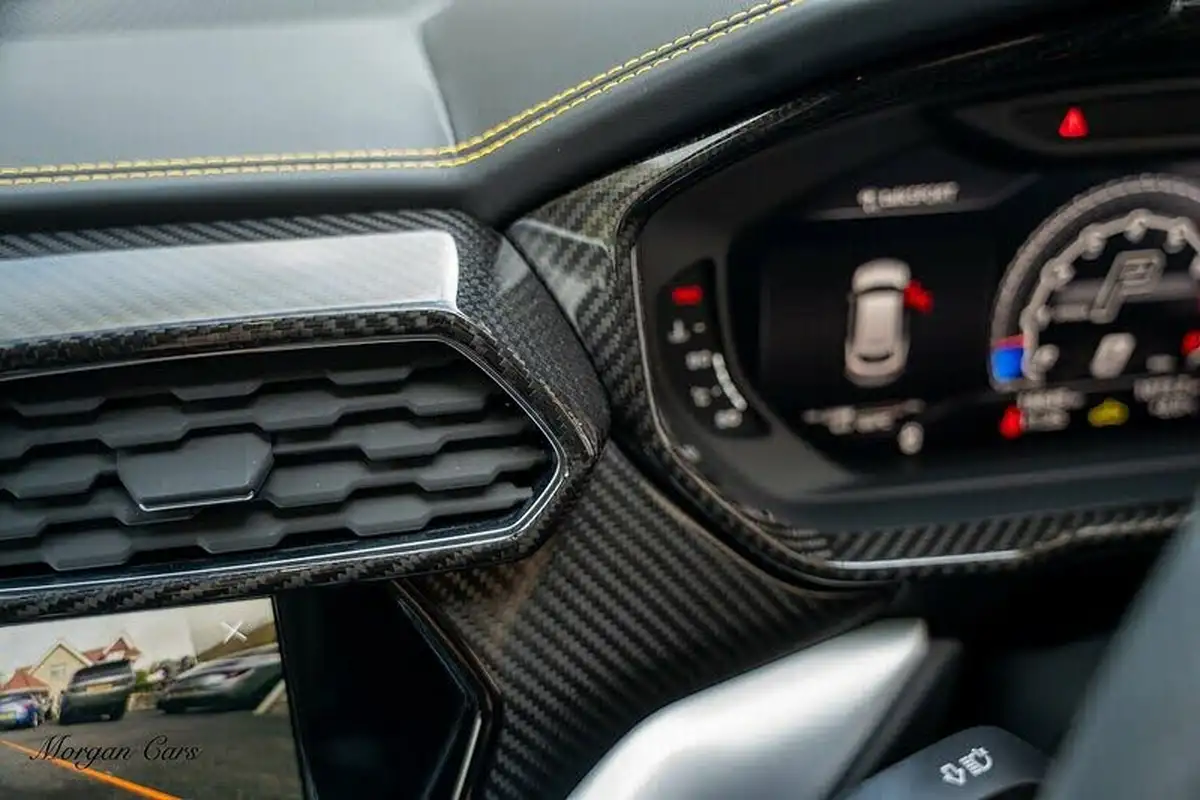 2020-lamborghini-urus-40-no-trim-big-43