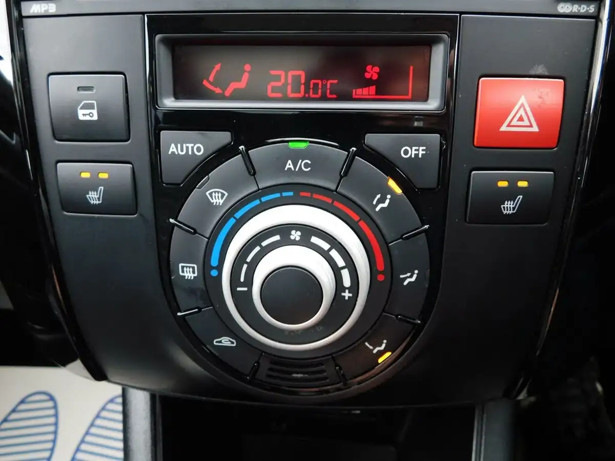 2014-kia-venga-16-3-sat-nav-isg-big-23