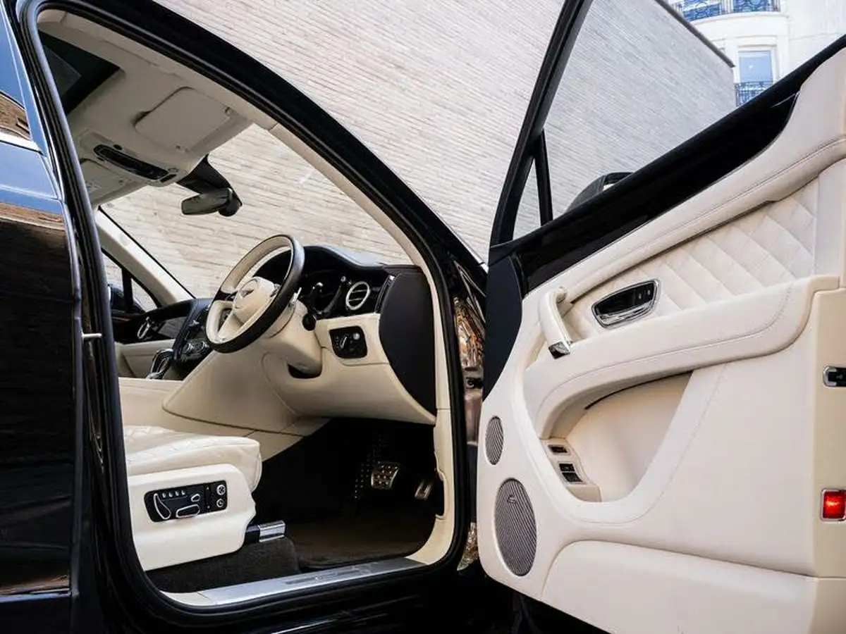 2019-bentley-bentayga-60-w12-speed-big-18