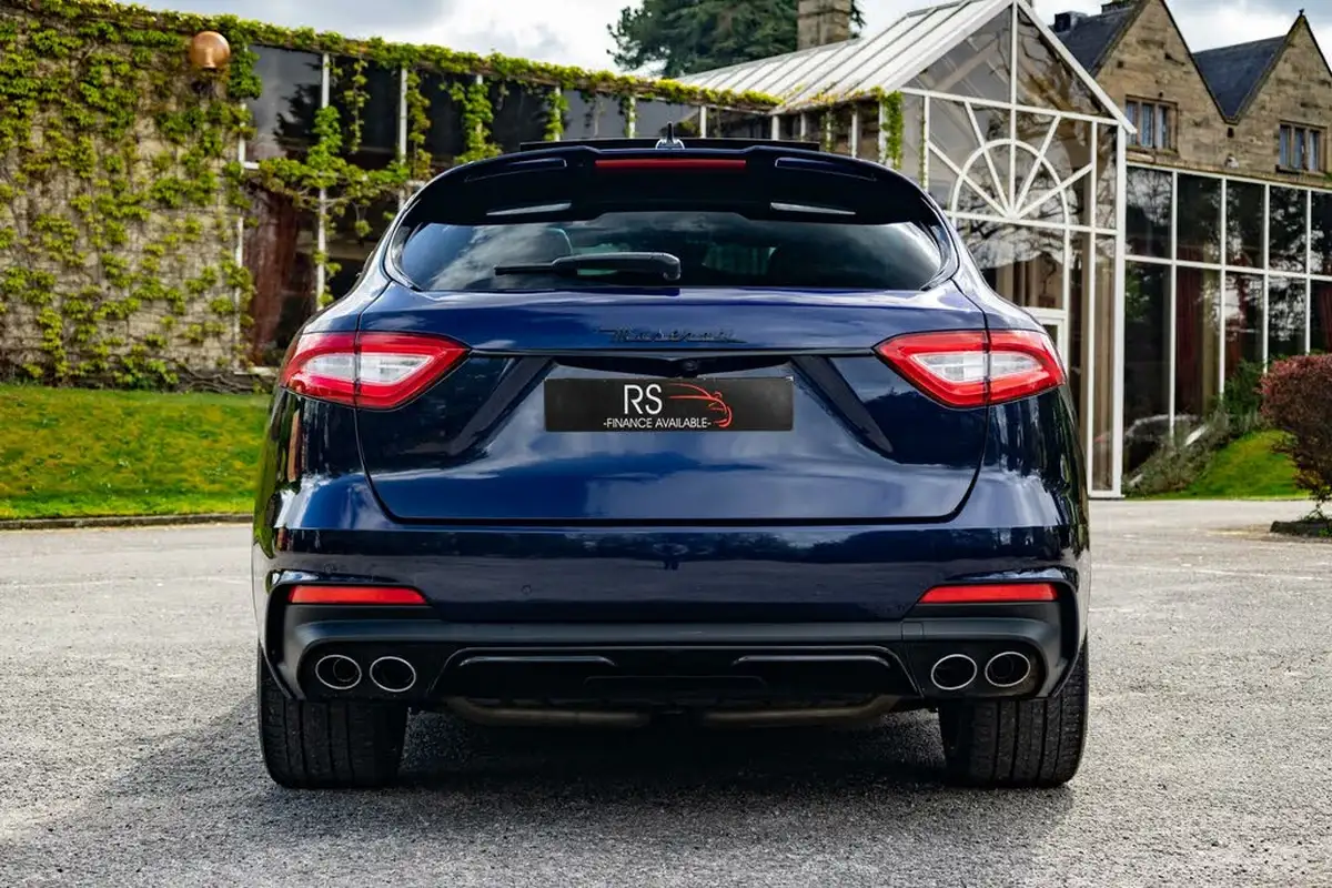2020-maserati-levante-30-gransport-big-15