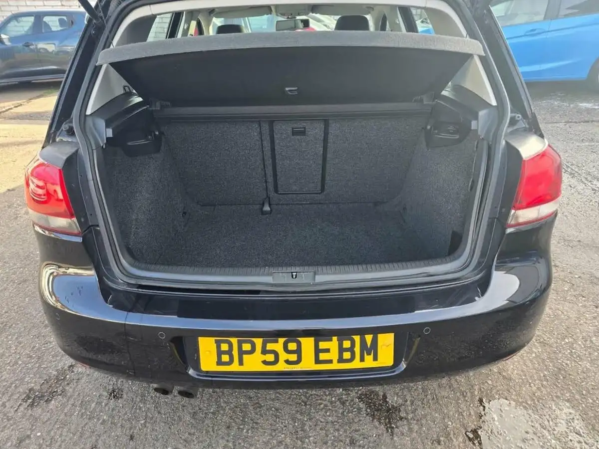 2009-volkswagen-golf-big-8