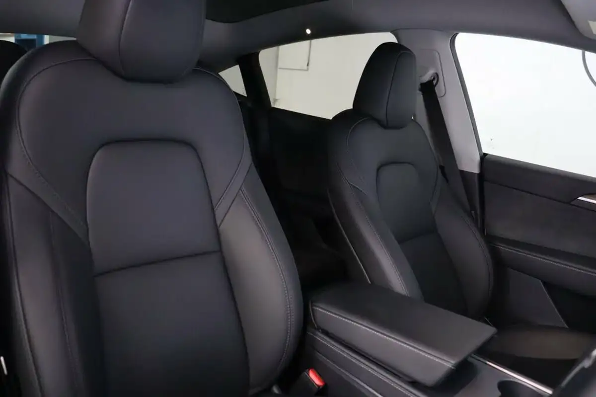 2023-tesla-model-y-e-rwd-big-19