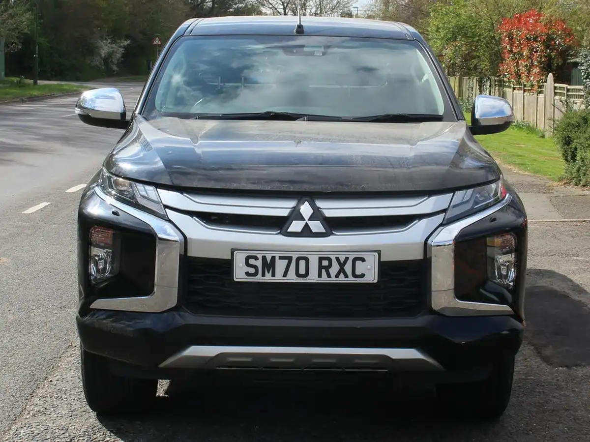 2020-mitsubishi-l200-22di-d-barbarian-auto-big-34