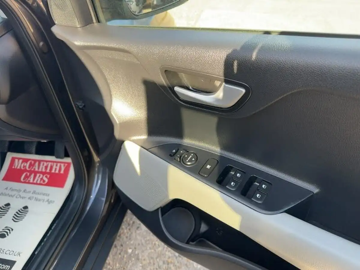2019-kia-stonic-10-t-gdi-3-big-40