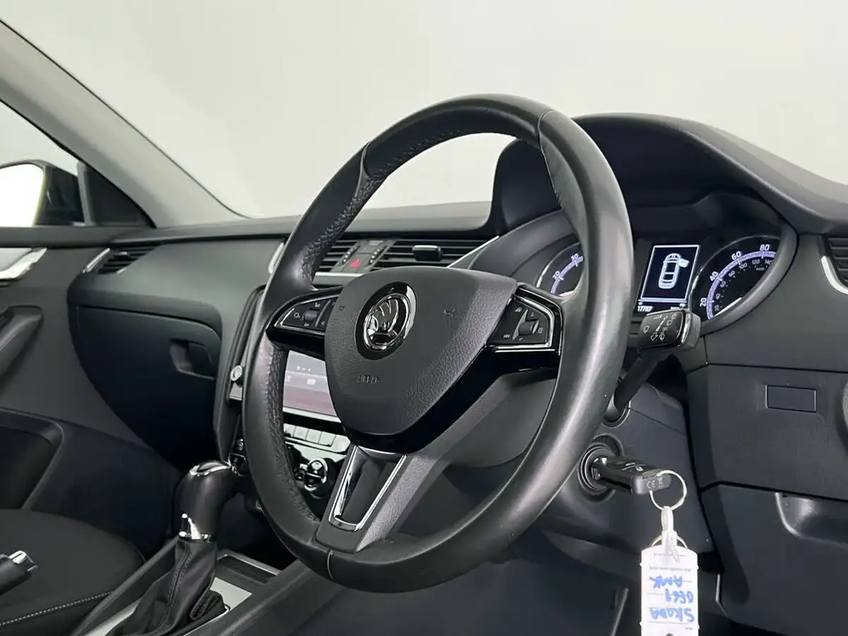 2019-skoda-octavia-15-tsi-se-drive-hatchback-dsg-big-14