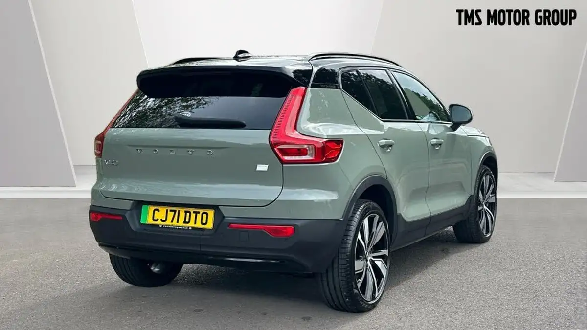 2022-volvo-xc40-e-recharge-pro-big-6