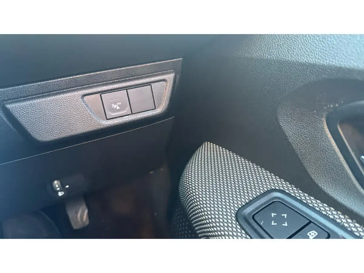 2022-dacia-sandero-stepway-10-tce-comfort-90bhp-big-31