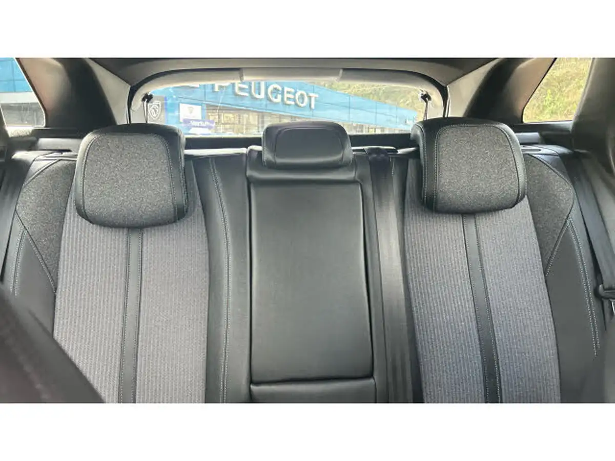 2023-peugeot-3008-suv-12-puretech-allure-premium-eat8-big-14