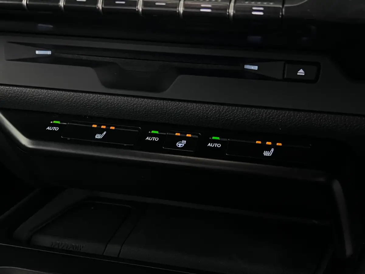 2022-lexus-ux-250h-20-ux-184bhp-premium-plus-pack-big-30