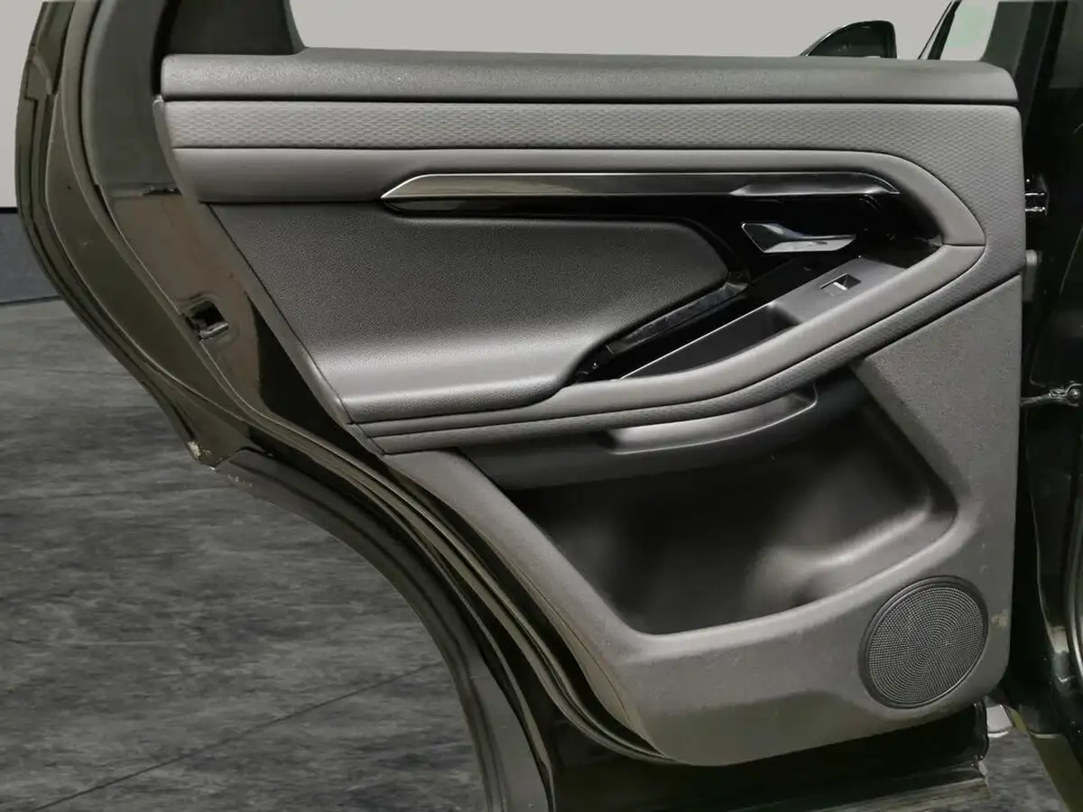 2022-land-rover-range-rover-evoque-15-p300e-r-dynamic-s-big-24