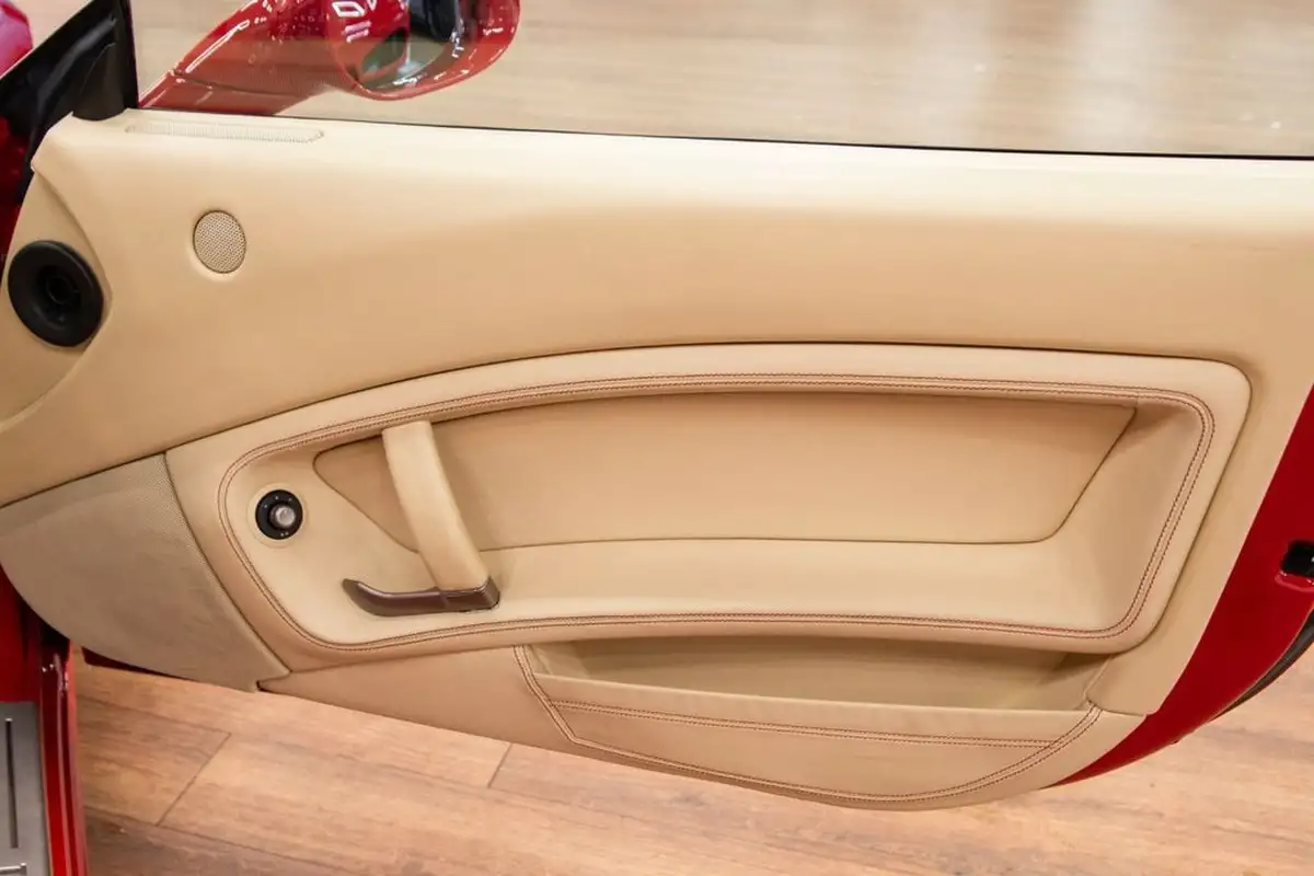 2012-ferrari-california-43-big-28