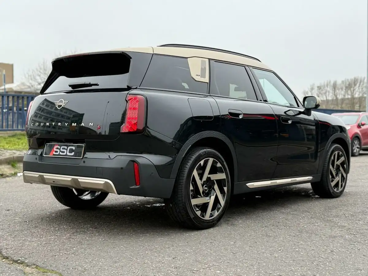 2024-mini-countryman-20-cooper-s-exclusive-215bhp-all4-big-10
