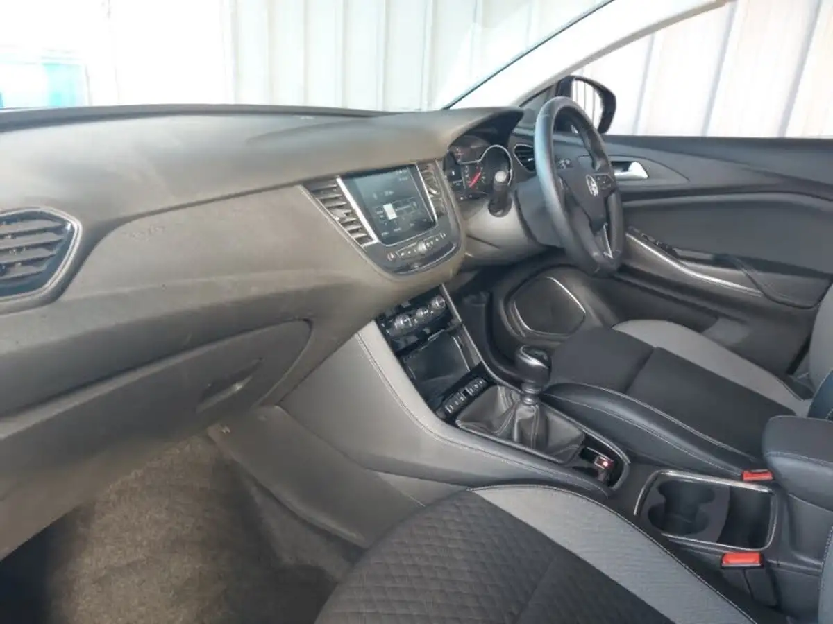 2021-vauxhall-grandland-x-12-griffin-big-4
