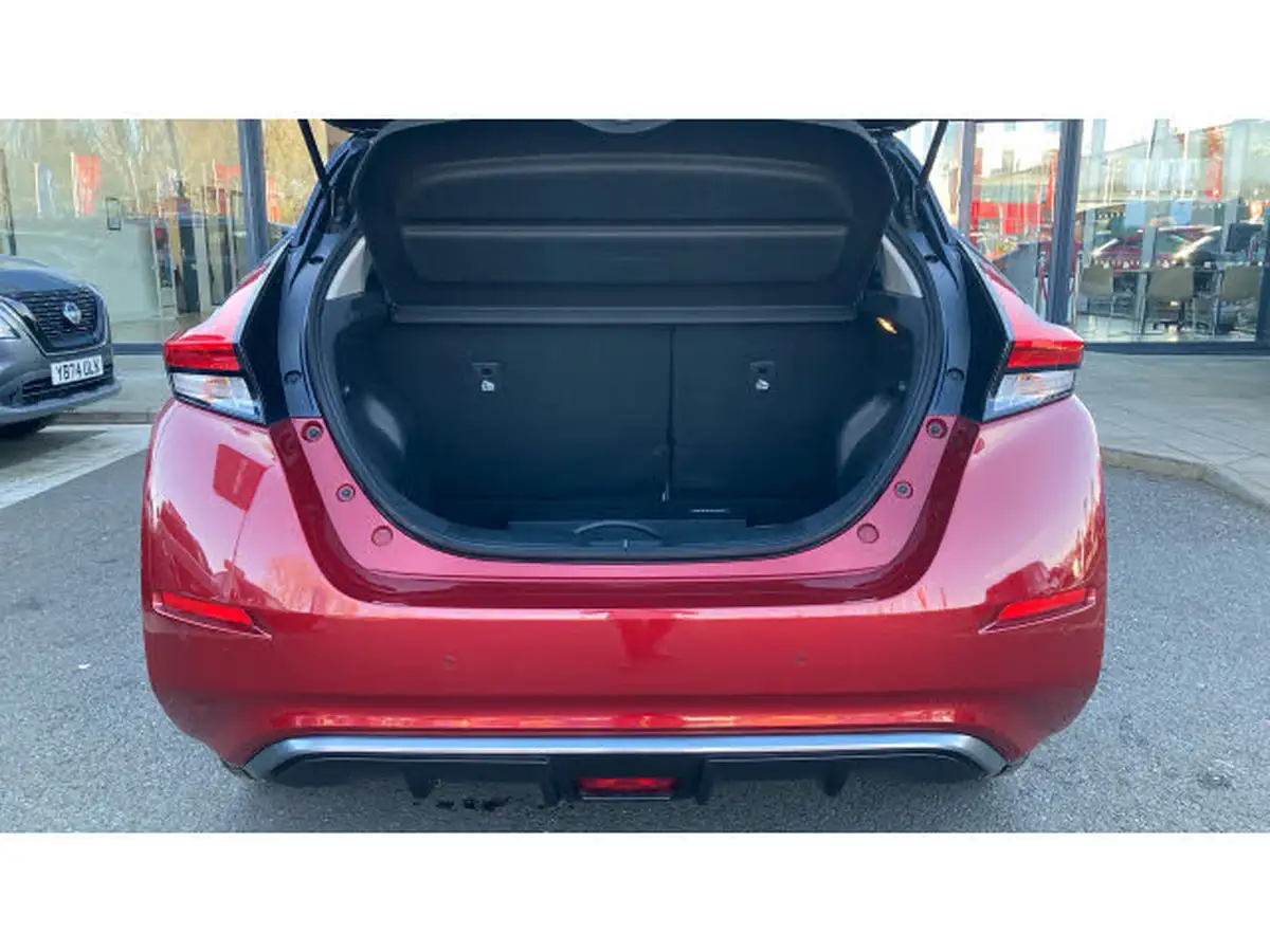 2023-nissan-leaf-e-tekna-39kwh-big-22