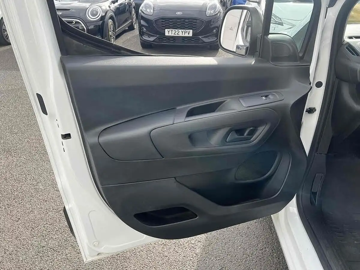2021-citroen-berlingo-15bluehdi-650-enterprise-pro-big-19