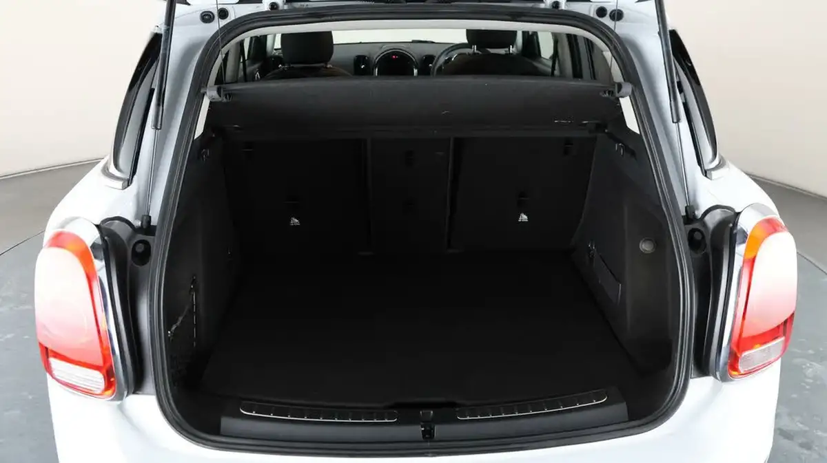 2019-mini-countryman-20td-cooper-d-classic-auto-big-17
