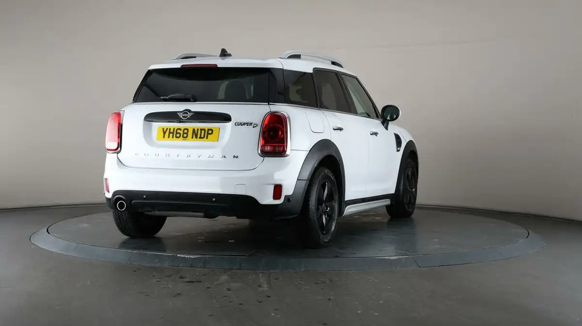 2019-mini-countryman-20td-cooper-d-classic-auto-big-63