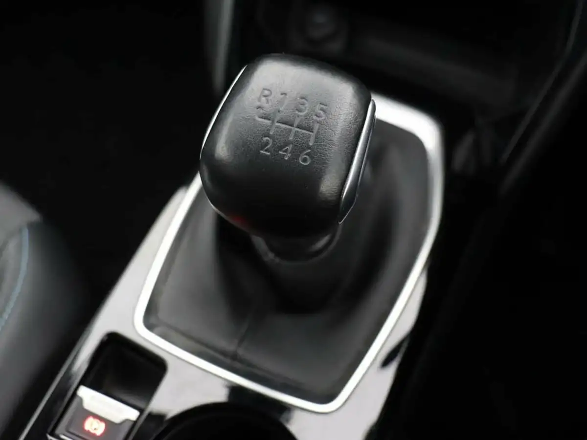 2021-peugeot-2008-suv-12-puretech-allure-100bhp-big-19