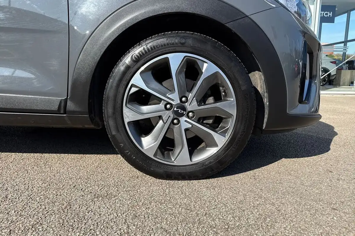 2022-kia-stonic-10-t-gdi-connect-big-9