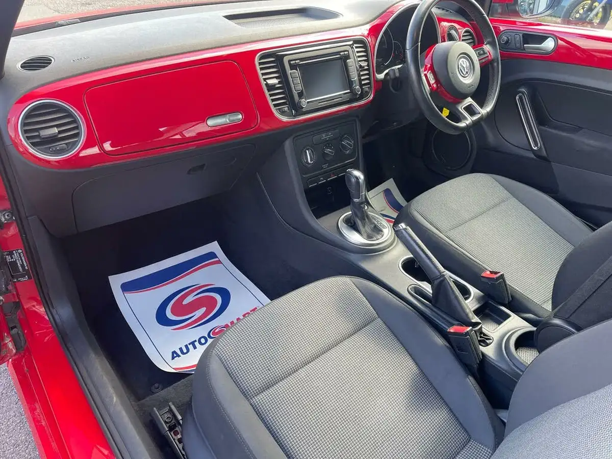 2015-volkswagen-beetle-20tdi-design-140ps-hatchback-3d-dsg-big-17
