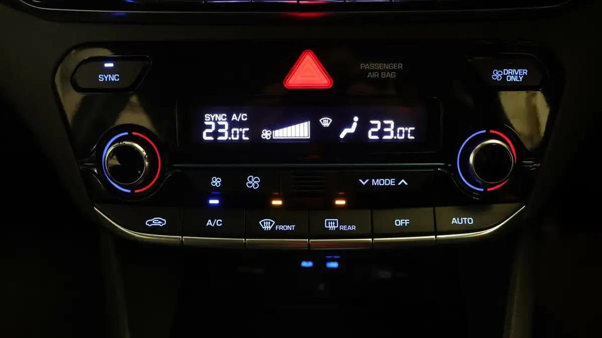 2019-hyundai-ioniq-16-gdi-premium-se-hybrid-big-11