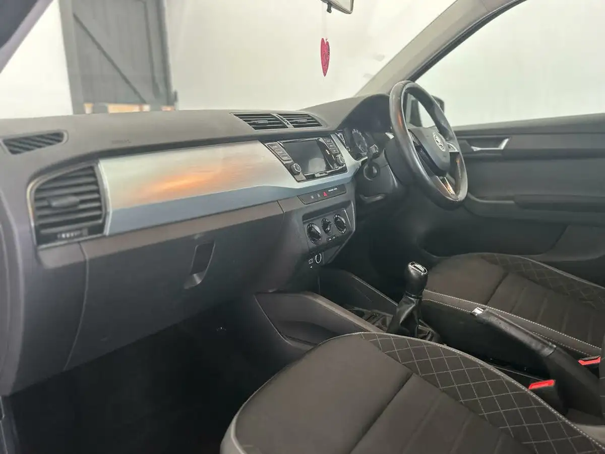 2018-skoda-fabia-10-mpi-se-ss-hatchback-big-13