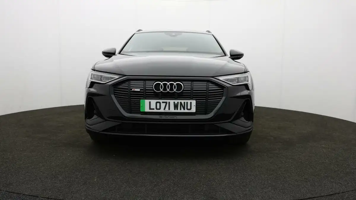 2022-audi-e-tron-55e-black-edition-station-wagon-big-1