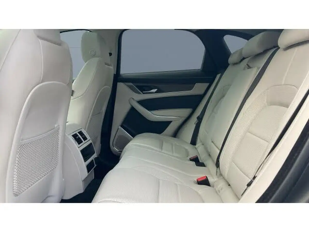 2022-jaguar-f-pace-20-d200-r-dynamic-black-big-3