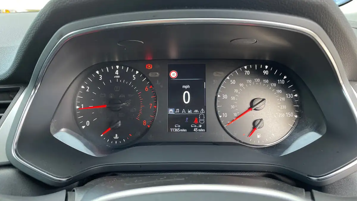 2021-renault-captur-10-tce-iconic-edition-big-12