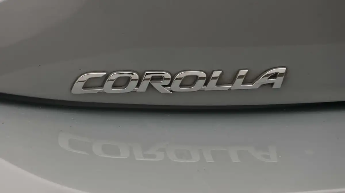 2021-toyota-corolla-18-vvt-i-icon-tech-spare-wheel-hatchback-5d-big-21