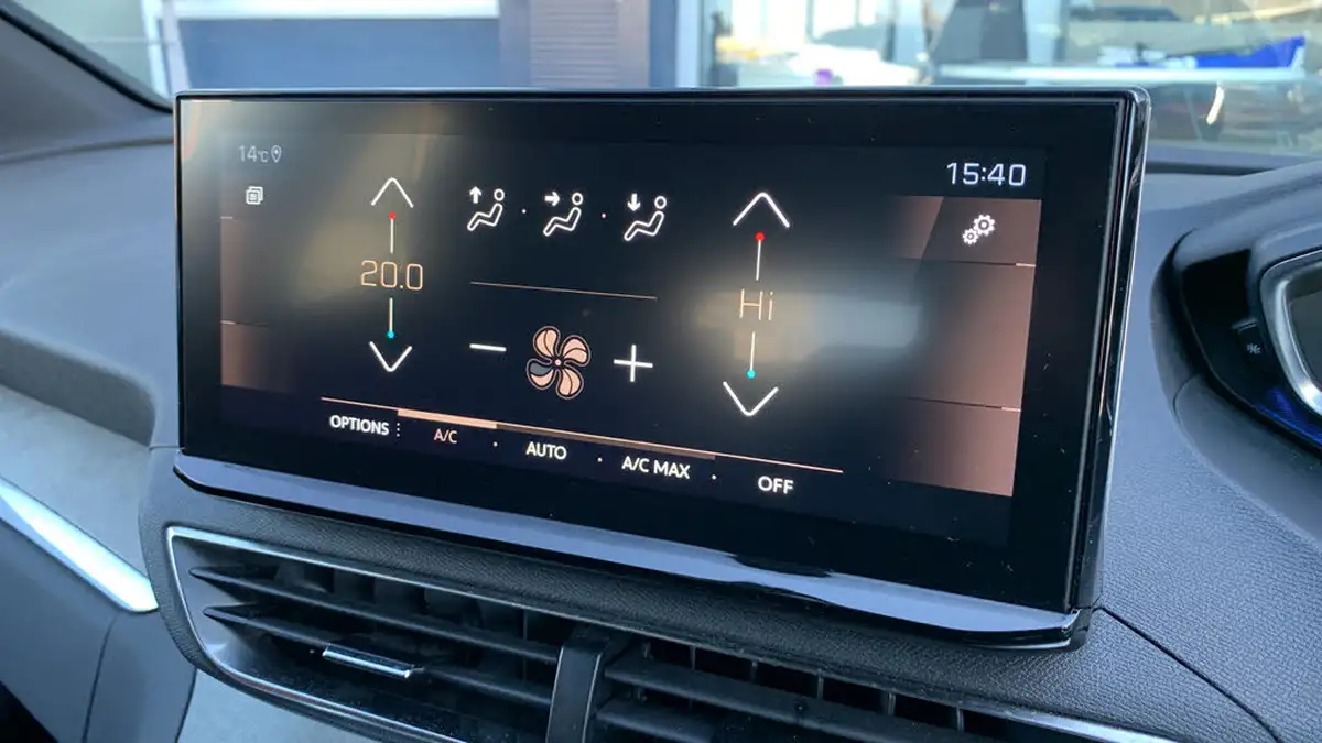 2024-peugeot-3008-suv-12-puretech-gt-136ps-hybrid-e-dsc6-big-29