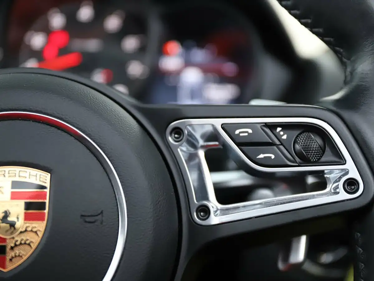 2020-porsche-boxster-718-big-27