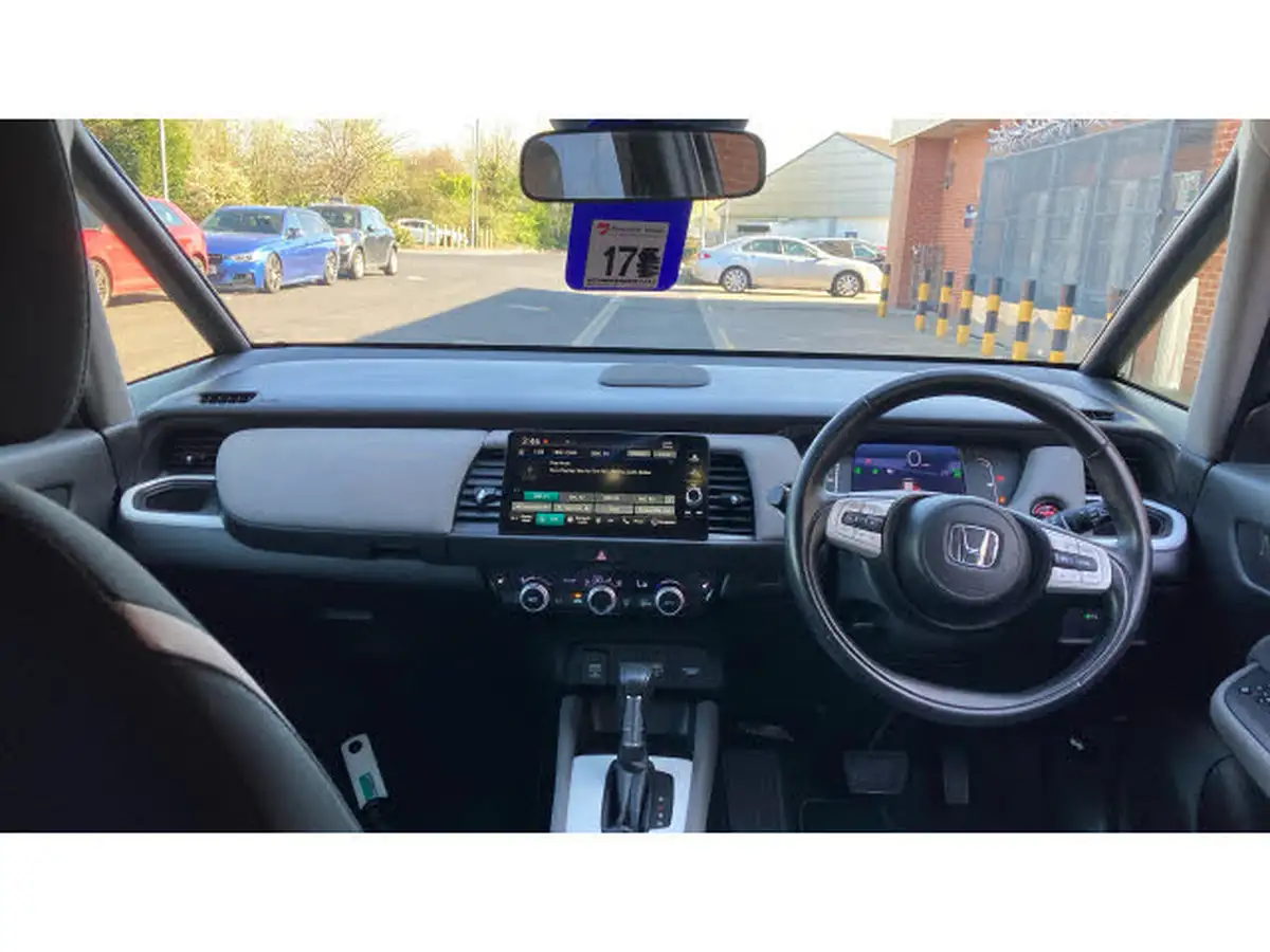 2021-honda-jazz-15-i-mmd-crosstar-ex-109ps-two-tone-big-3