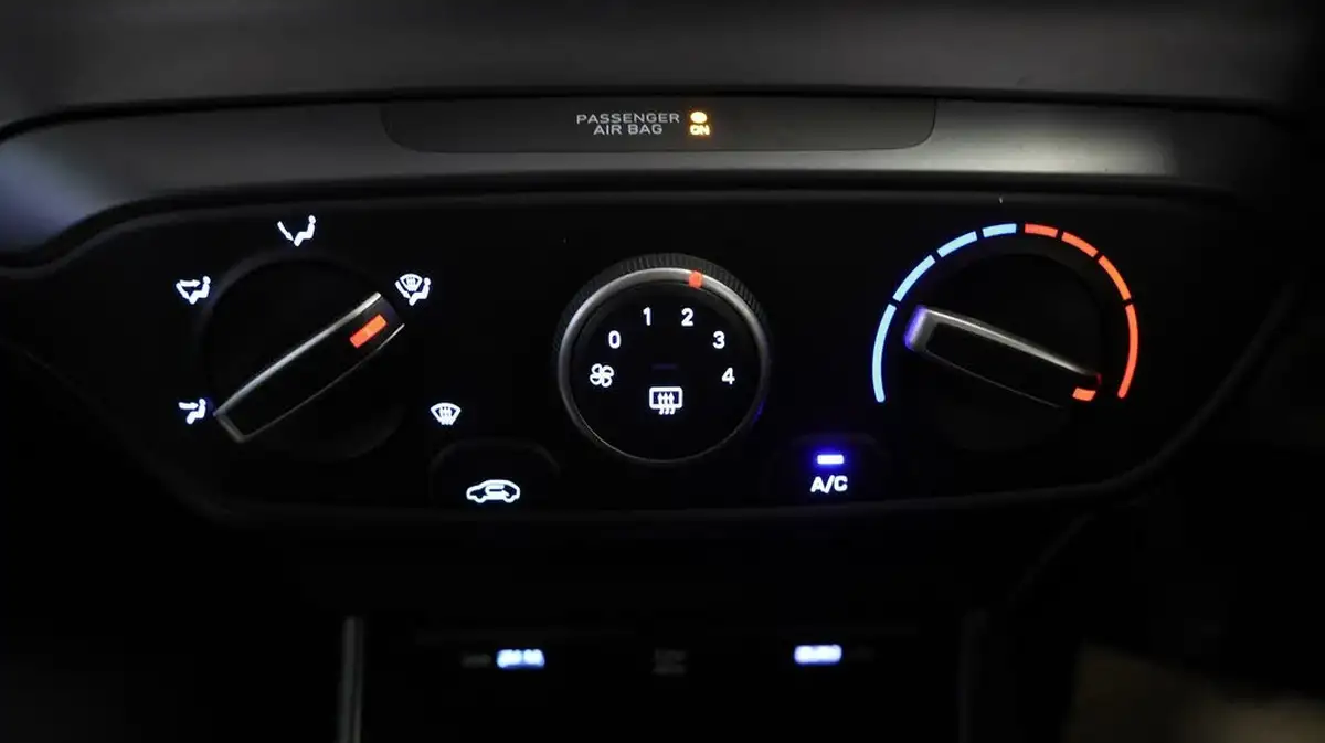 2023-hyundai-i20-10-t-gdi-se-connect-eclutch-imt-big-11