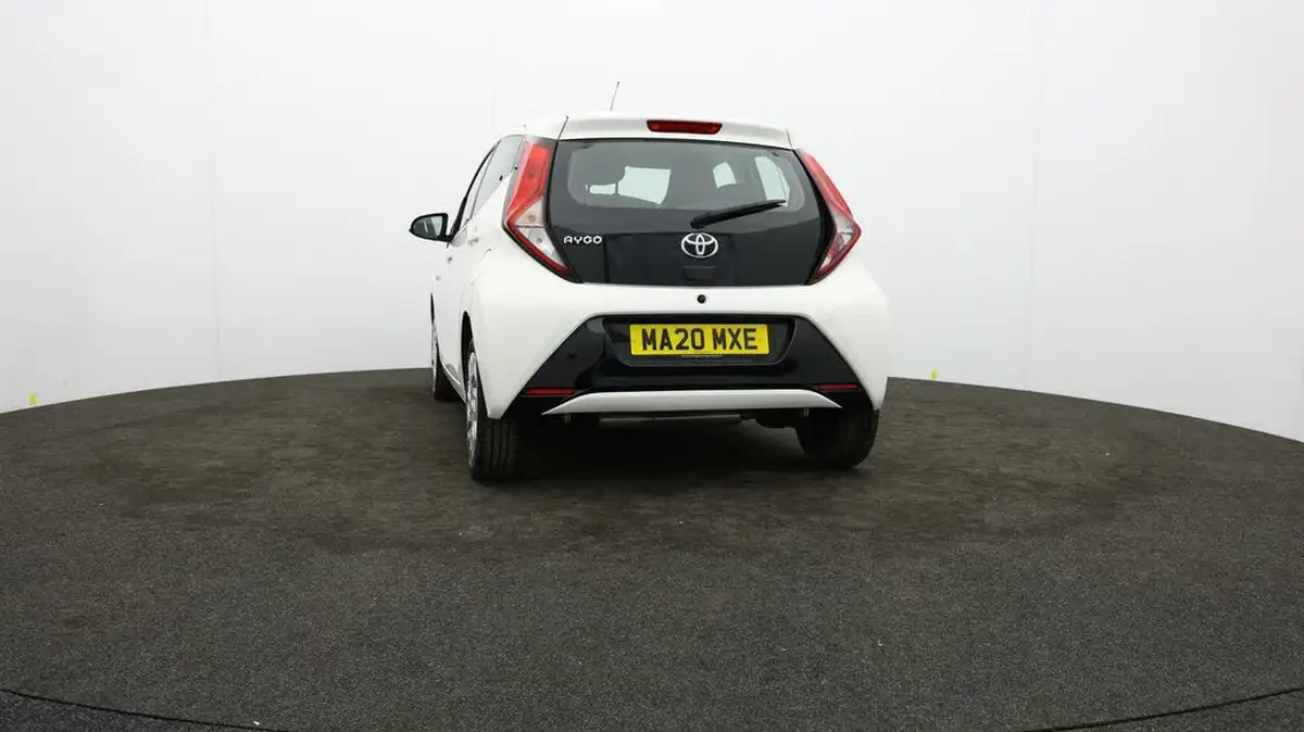 2020-toyota-aygo-10-vvt-i-x-play-big-23