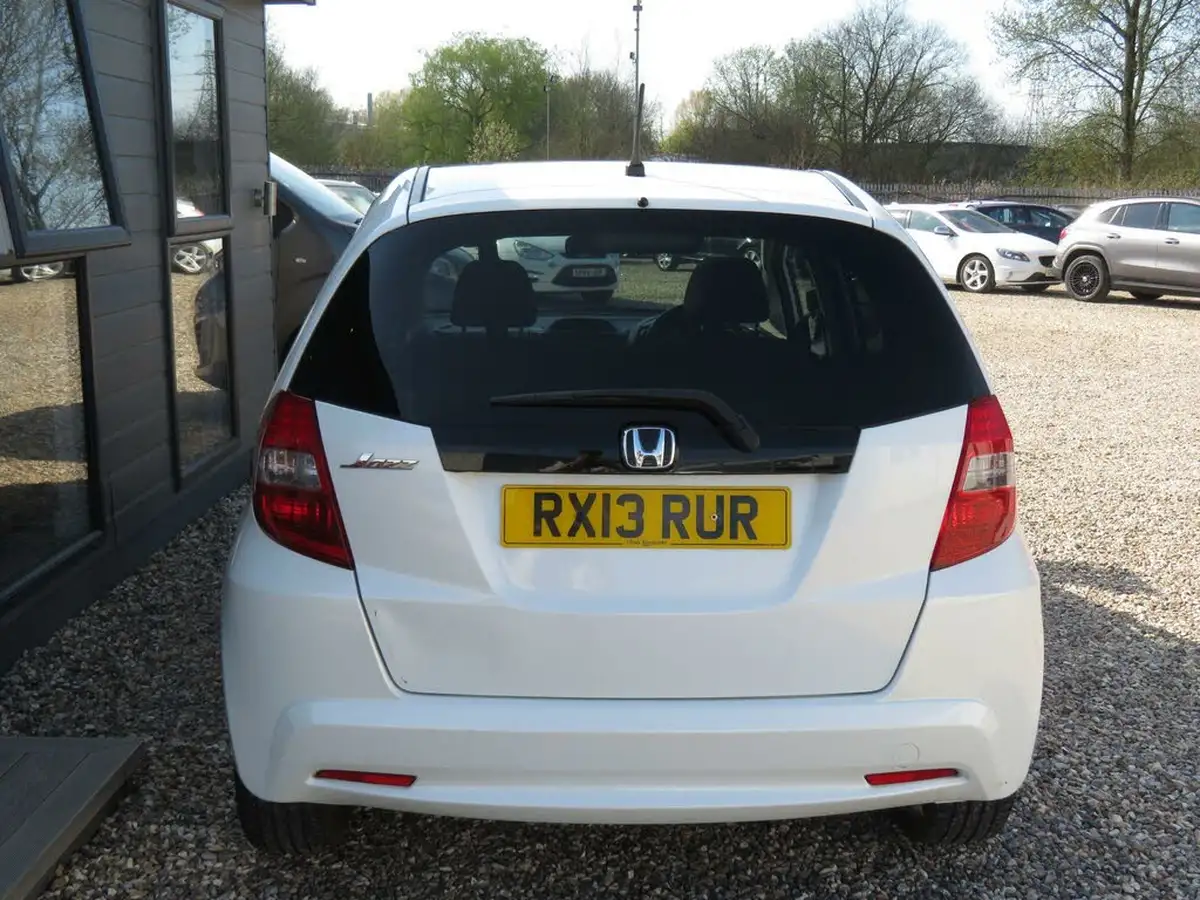 2013-honda-jazz-14-ex-cvt-big-6